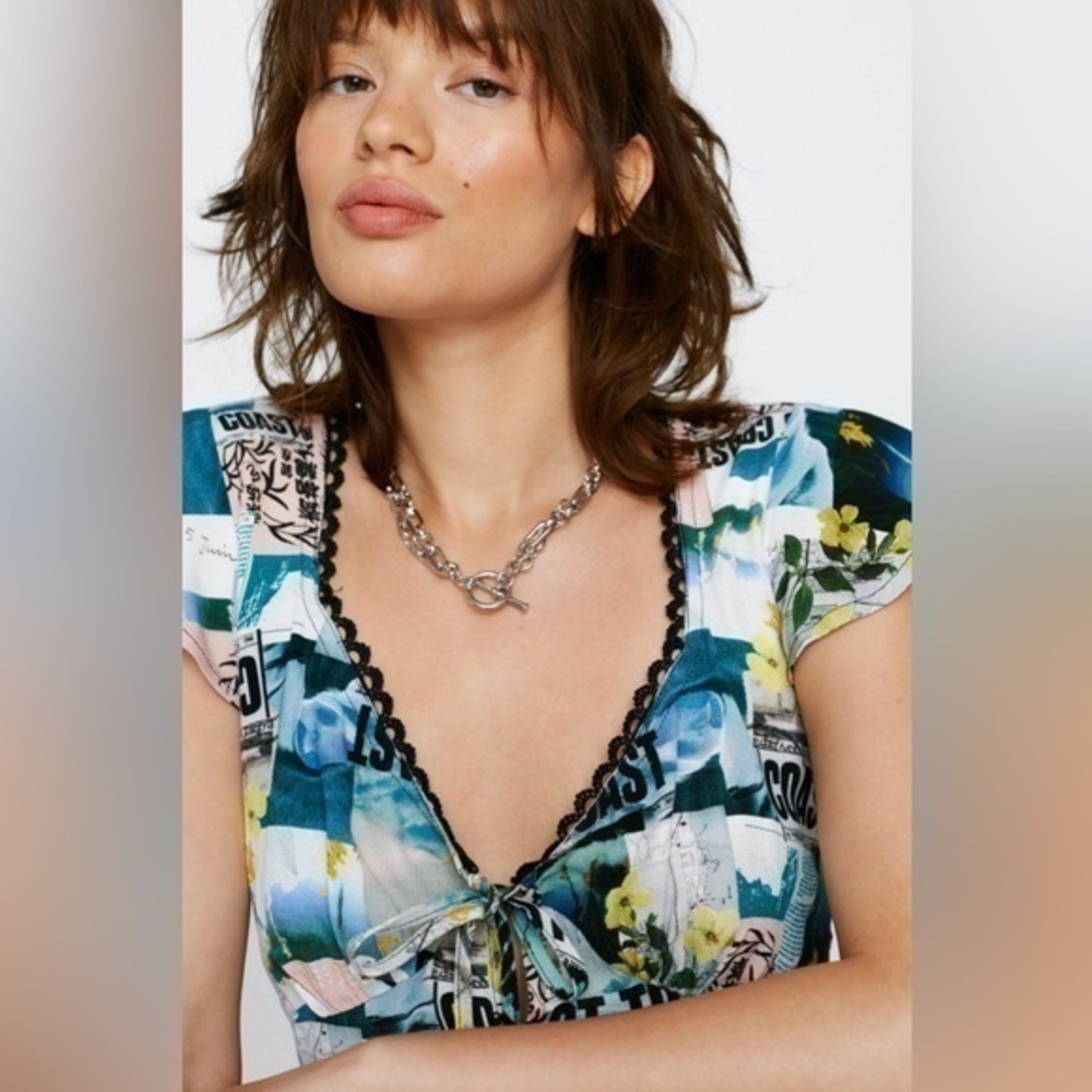 Nasty Gal Streetwear Retro Print Ruffle Sleeve Crop Top Women’s size 0 ex small